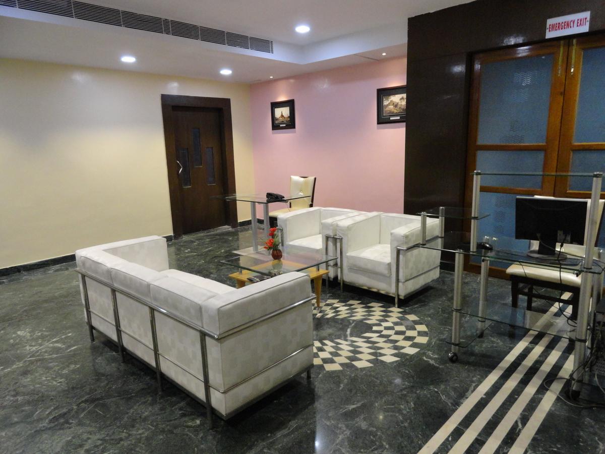 The Senator Hotel 콜카타 외부 사진