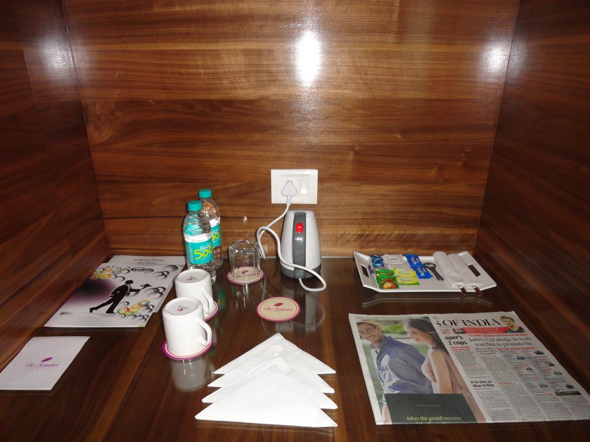 The Senator Hotel 콜카타 외부 사진
