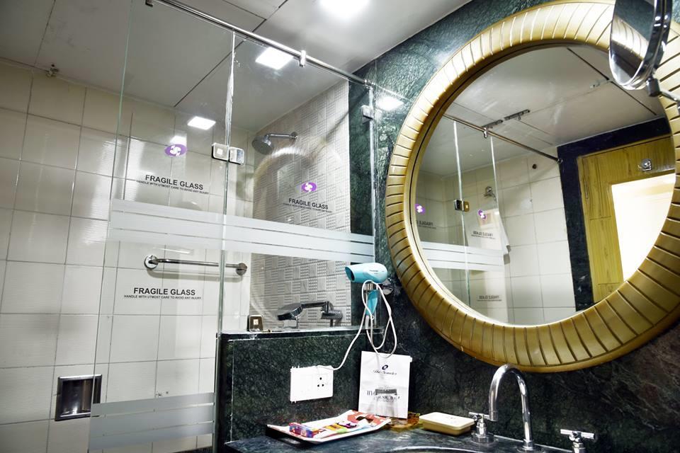The Senator Hotel 콜카타 외부 사진