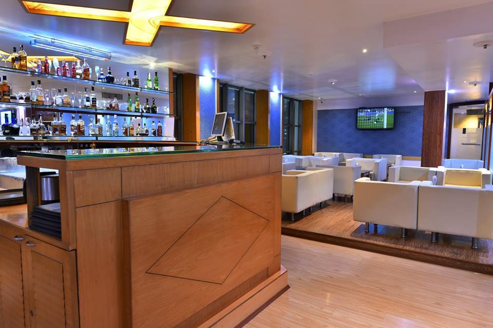 The Senator Hotel 콜카타 외부 사진
