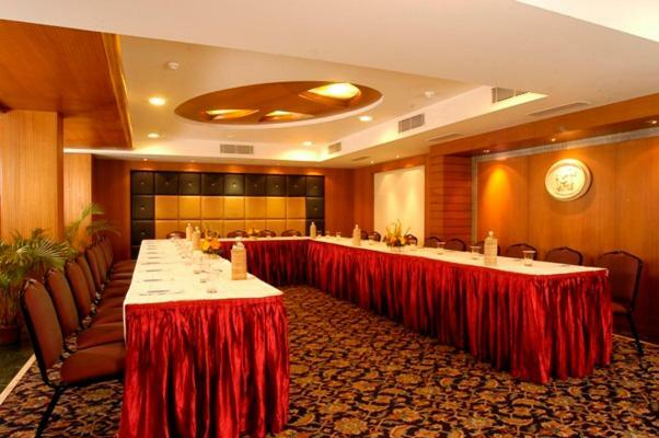 The Senator Hotel 콜카타 외부 사진